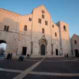...termina la sua �corsa� in Piazza San Nicola, davanti alla Basilica